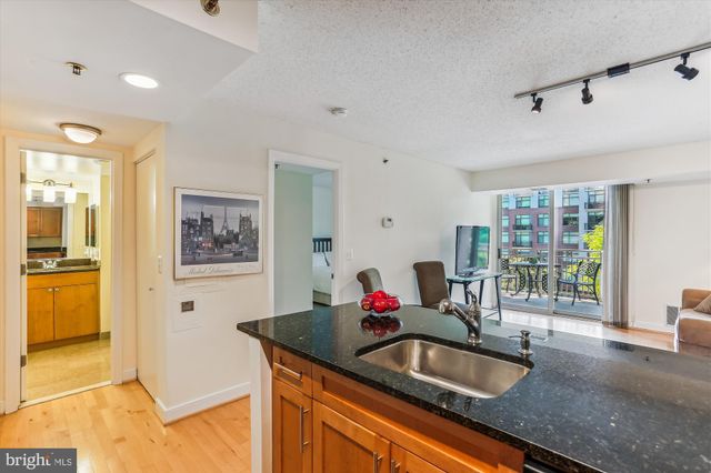 $392,000 | 7500 Woodmont Avenue, Unit S520, Bethesda, MD 20814