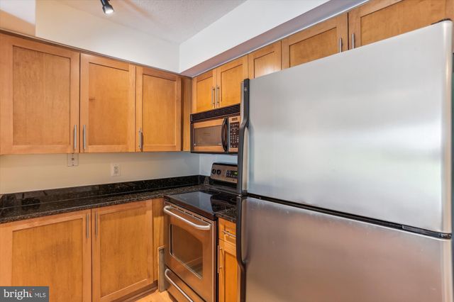 $392,000 | 7500 Woodmont Avenue, Unit S520, Bethesda, MD 20814