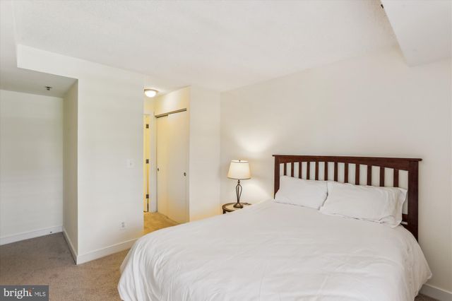 $392,000 | 7500 Woodmont Avenue, Unit S520, Bethesda, MD 20814