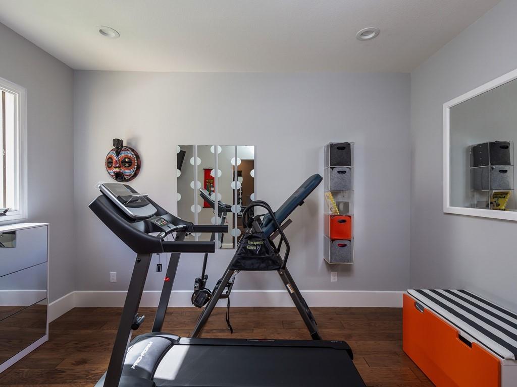 526 Fierro Loop Campbell, CA 95008 - Photo 4 of 27 a view of a room with gym equipment