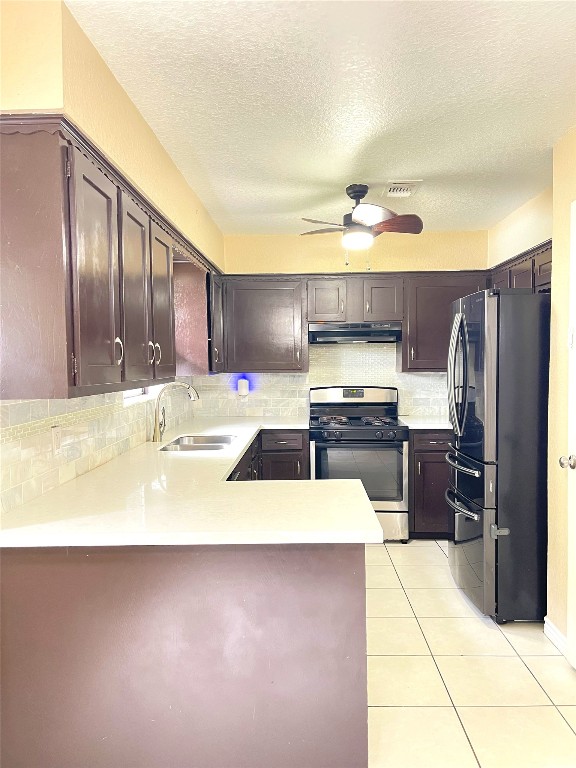 128 Houston Street Angleton, TX 77515 - Photo 4 of 20