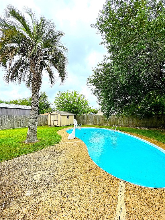 128 Houston Street Angleton, TX 77515 - Photo 8 of 20