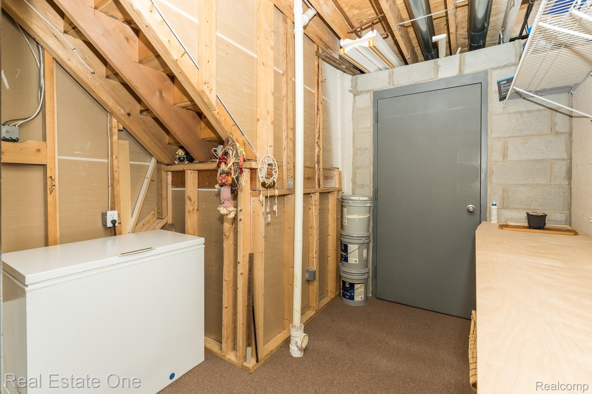 1784 Blue Grass Drive Rochester, MI 48306 - Photo 60 of 72 Blue Spruce MLS-W052.jpg