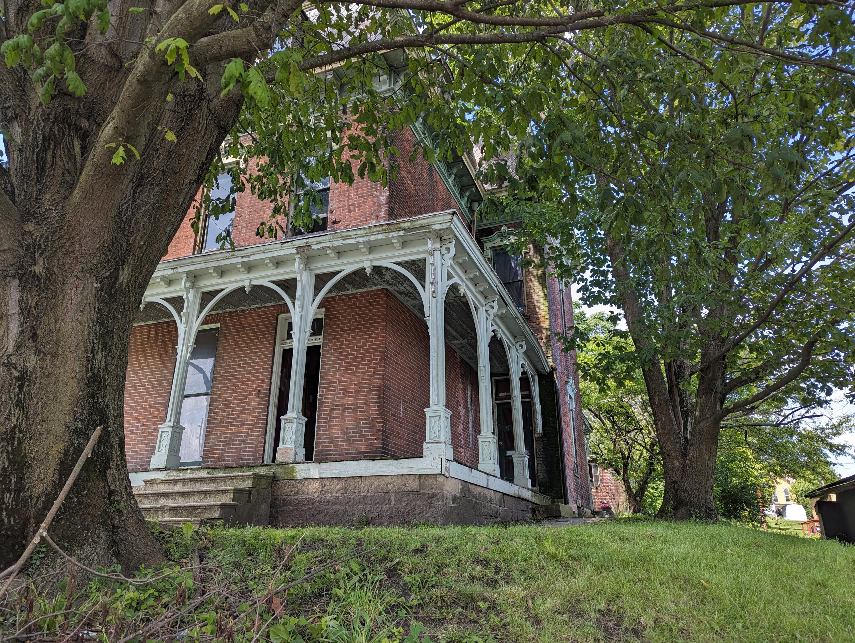 411 South Limestone Street Springfield, OH 45506 - Photo 3 of 5