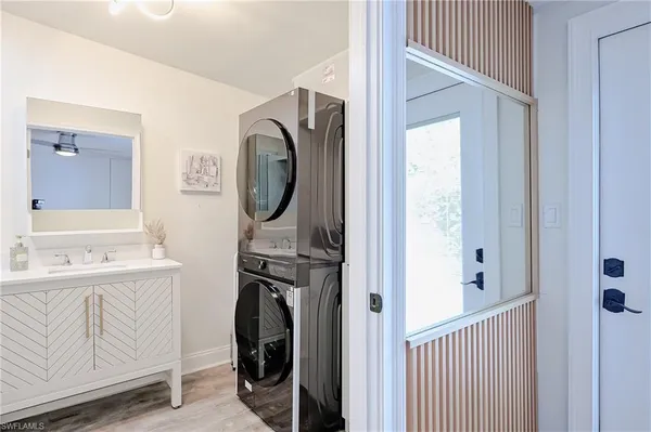 $3,900 | 757 101st Avenue North, Naples, FL 34108