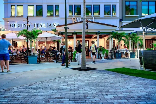 $3,900 | 757 101st Avenue North, Naples, FL 34108