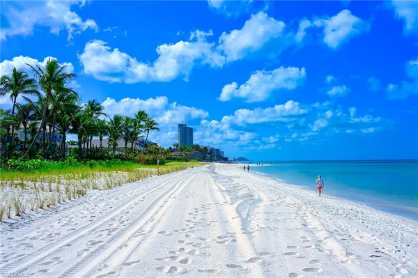 $3,900 | 757 101st Avenue North, Naples, FL 34108