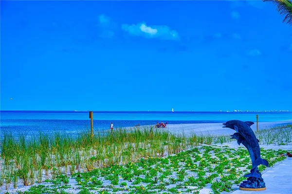 $3,900 | 757 101st Avenue North, Naples, FL 34108