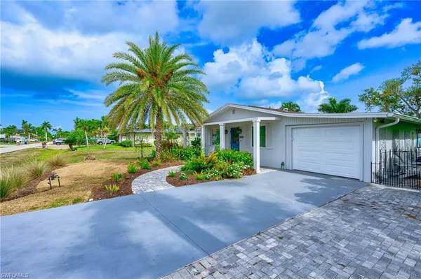$3,900 | 757 101st Avenue North, Naples, FL 34108