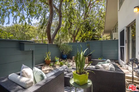 $789,000 | 5383 Village Green, Los Angeles, CA 90016