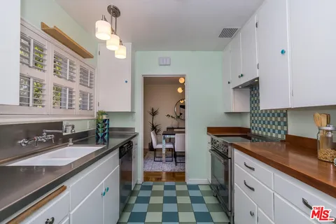 $789,000 | 5383 Village Green, Los Angeles, CA 90016
