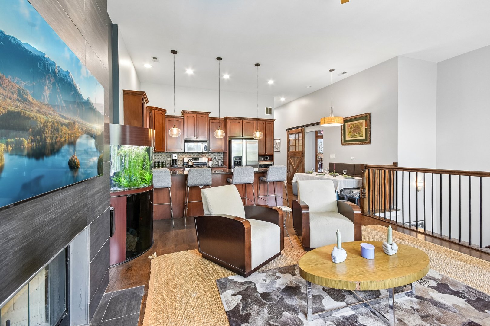 1326 West Grenshaw Street, Unit 3 Chicago, IL 60607 - Photo 5 of 46 Gallery Image 5