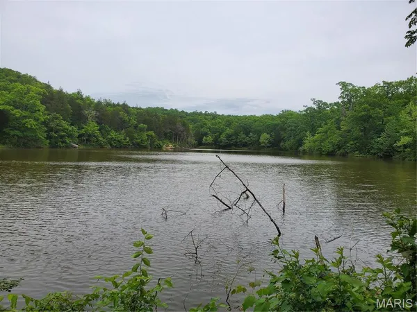 $239,000 | 2151 Lake Park Trail, De Soto, MO 63020
