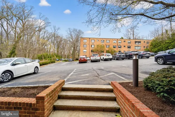 $278,999 | 2325 42nd Street Northwest, Unit 104, Washington, DC 20007