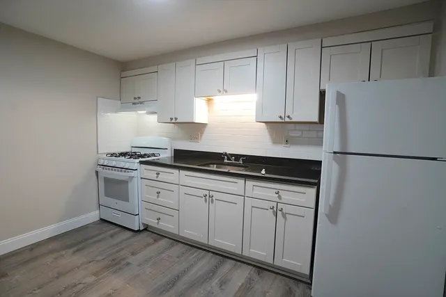 $2,100 | 148 Stevens Street, Unit 8, Lowell, MA 01851