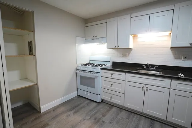 $2,100 | 148 Stevens Street, Unit 8, Lowell, MA 01851