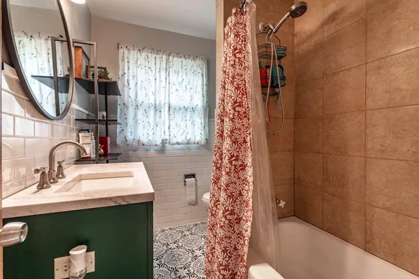 $245,000 | 1810 5th Street South, Moorhead, MN 56560