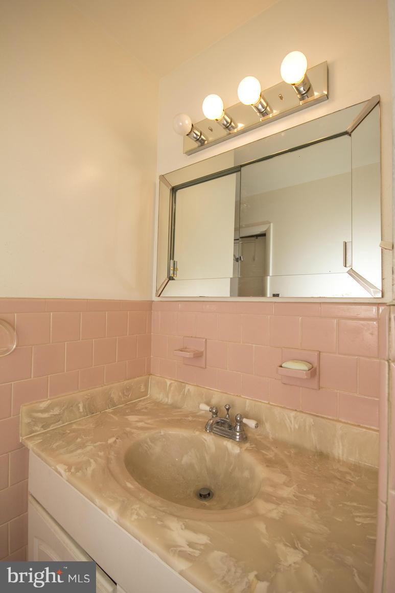4042 Carthage Road Randallstown, MD 21133 - Photo 13 of 26 Bath
