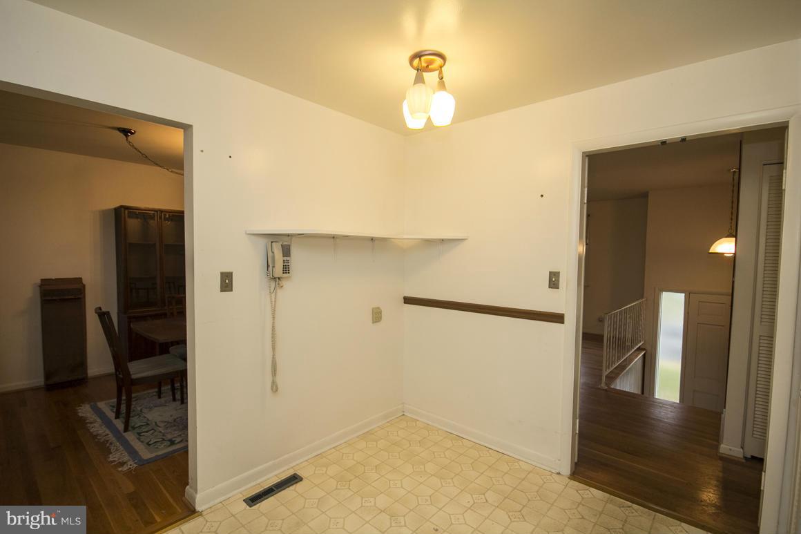 4042 Carthage Road Randallstown, MD 21133 - Photo 10 of 26 Kitchen