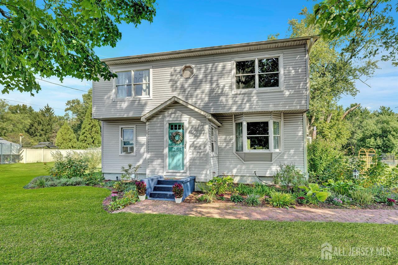 254 Friendship Road Monmouth Junction, NJ 08852 - Photo 3 of 38