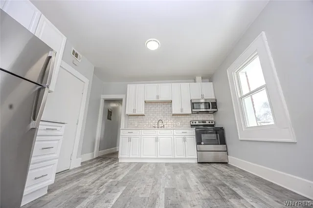 $1,395 | 1204 Niagara Street, Niagara Falls, NY 14303