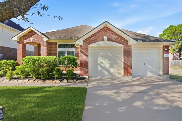 $2,350 | 7215 Bristol Ridge Drive, Houston, TX 77095