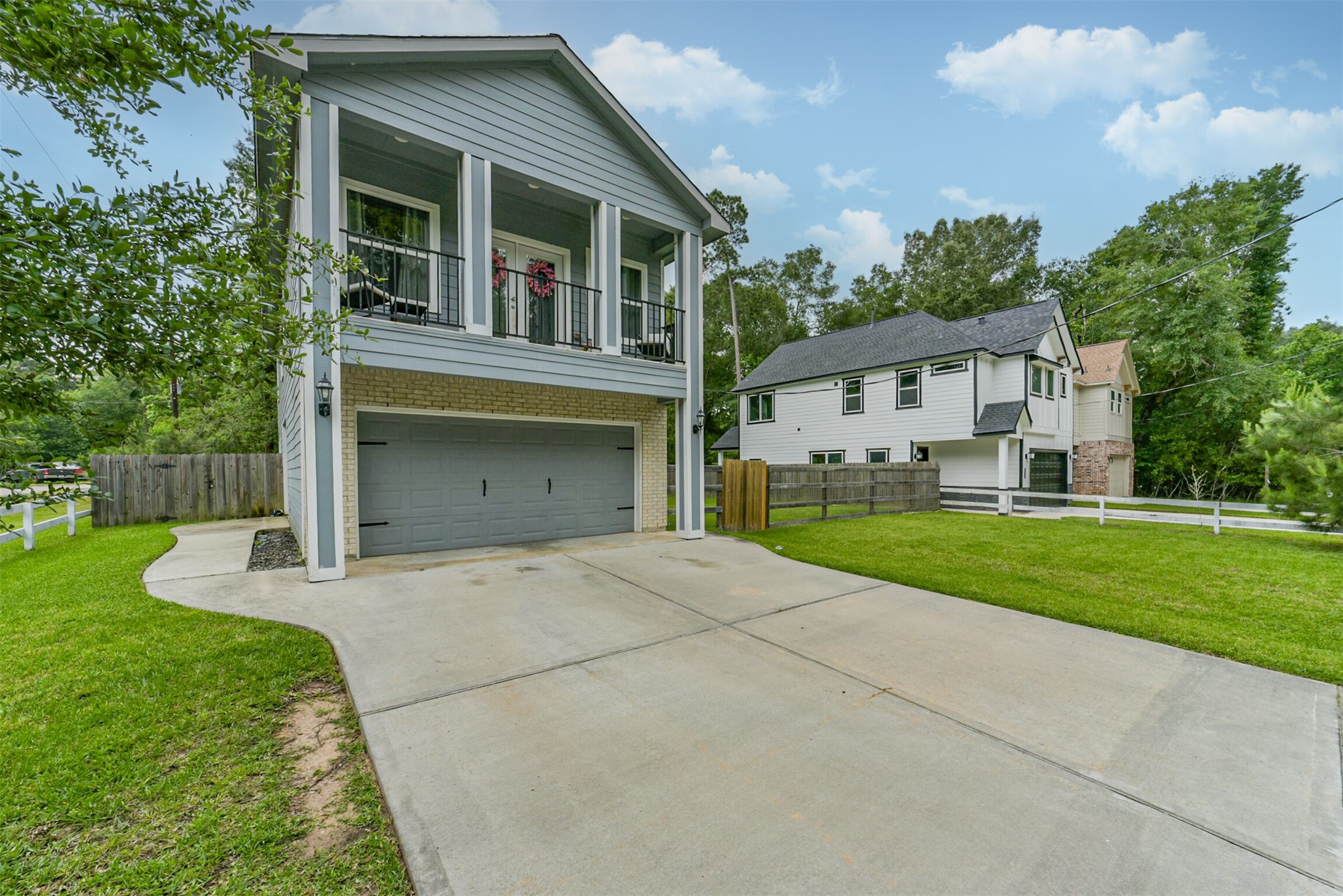 725 Magnolia Point Drive Huffman, TX 77336 - Photo 2 of 33