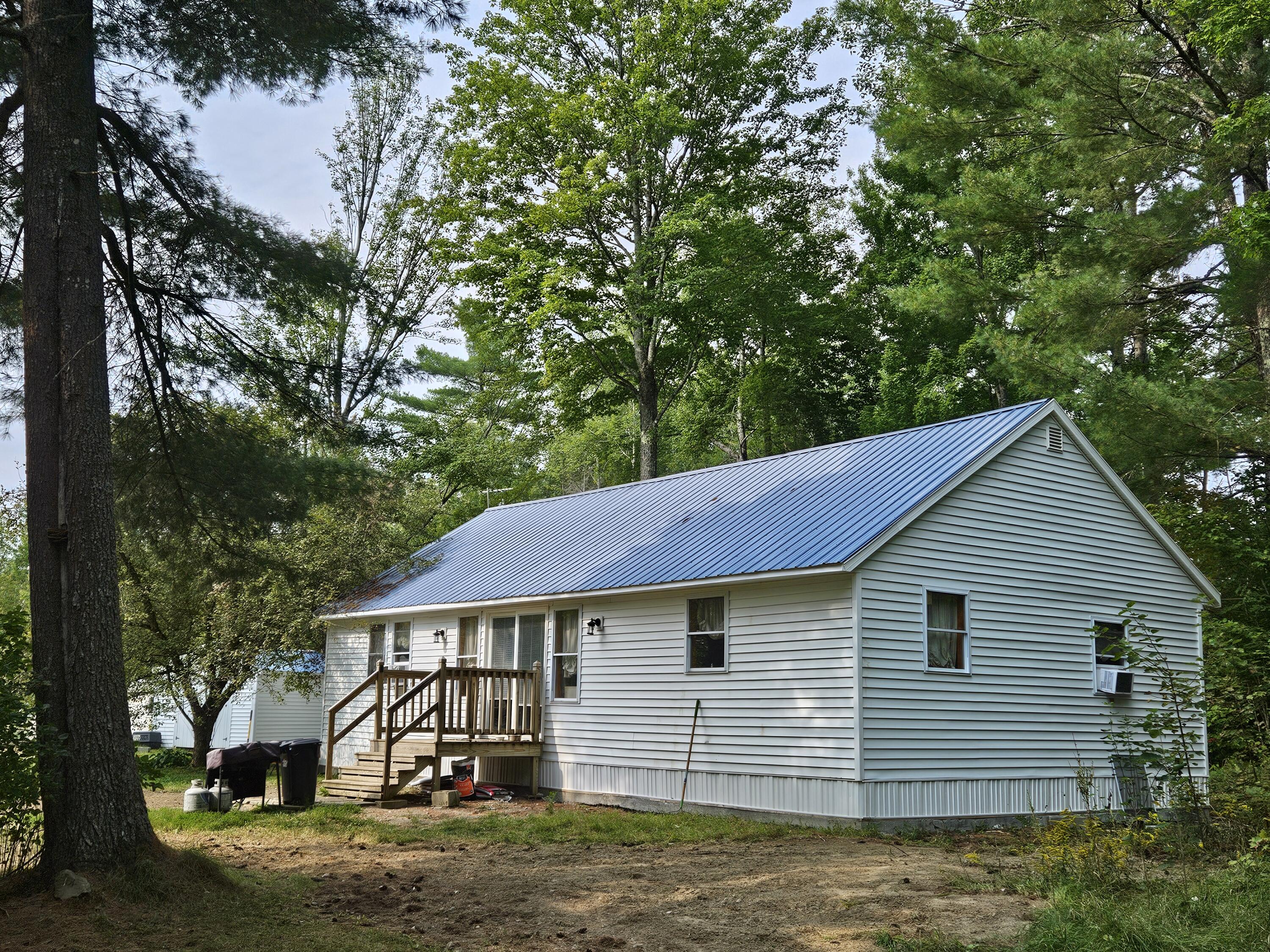 702 Storer Road Bradford, ME 04410 - Photo 28 of 39 28 Country Living