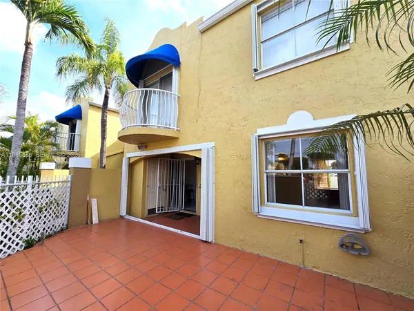 $2,500 | 365 Northwest 85th Court, Unit 1208, Miami, FL 33126