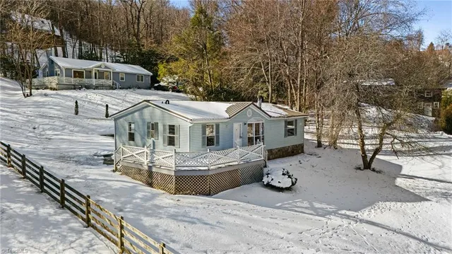 $279,900 | 111 Oxford Lane, Blowing Rock, NC 28605