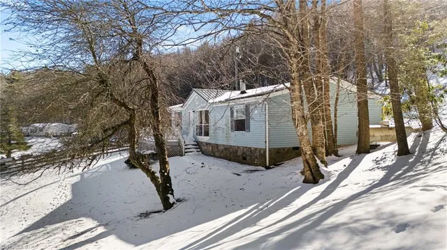 $279,900 | 111 Oxford Lane, Blowing Rock, NC 28605
