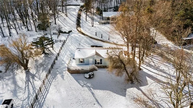 $279,900 | 111 Oxford Lane, Blowing Rock, NC 28605
