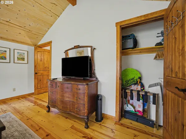 $535,000 | 60111 East Sleepy Hollow Drive, Sandy, OR 97055