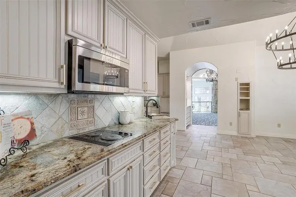 $2,500,000 | 5010 Comanche Vista Court, DeCordova, TX 76049