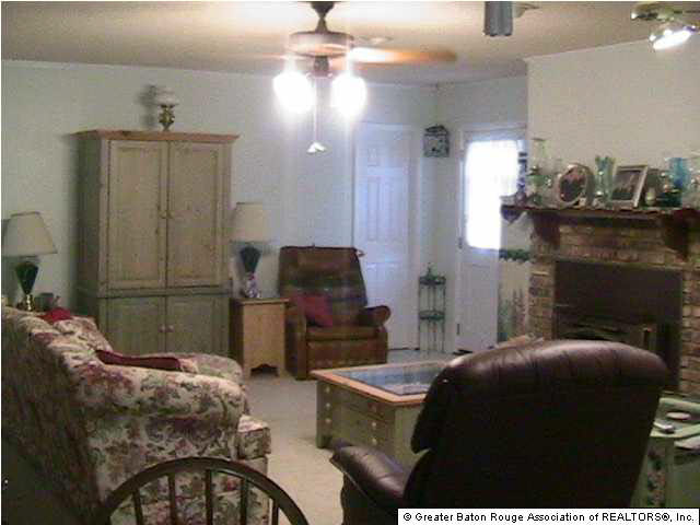 12123 Foster Road Baton Rouge, LA 70811 - Photo 2 of 9