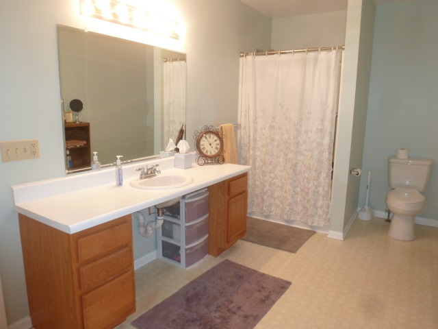2029 Ridgeway Court Bettendorf, IA 52722 - Photo 16 of 20 Gallery Image 16