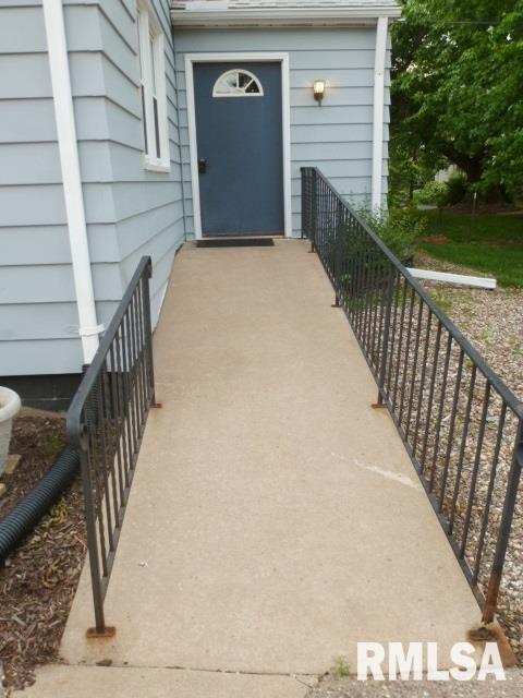 2029 Ridgeway Court Bettendorf, IA 52722 - Photo 3 of 20 Gallery Image 3