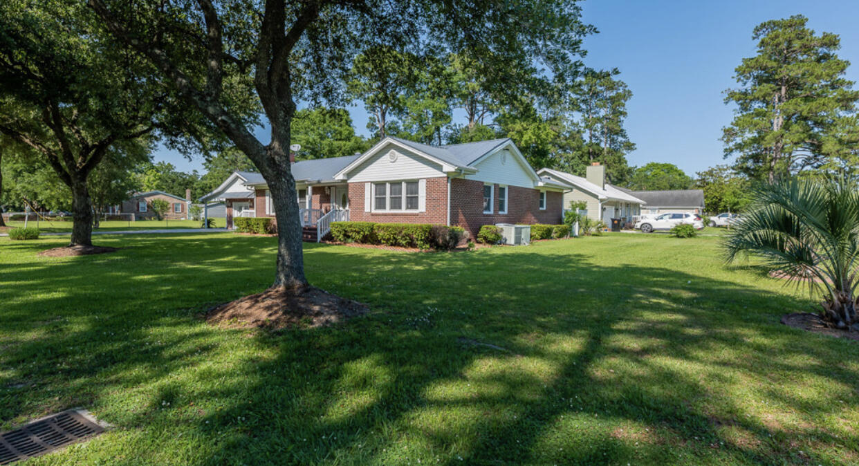 1824 Jasper Street Georgetown, SC 29440 - Photo 2 of 23 1824 Jasper Street