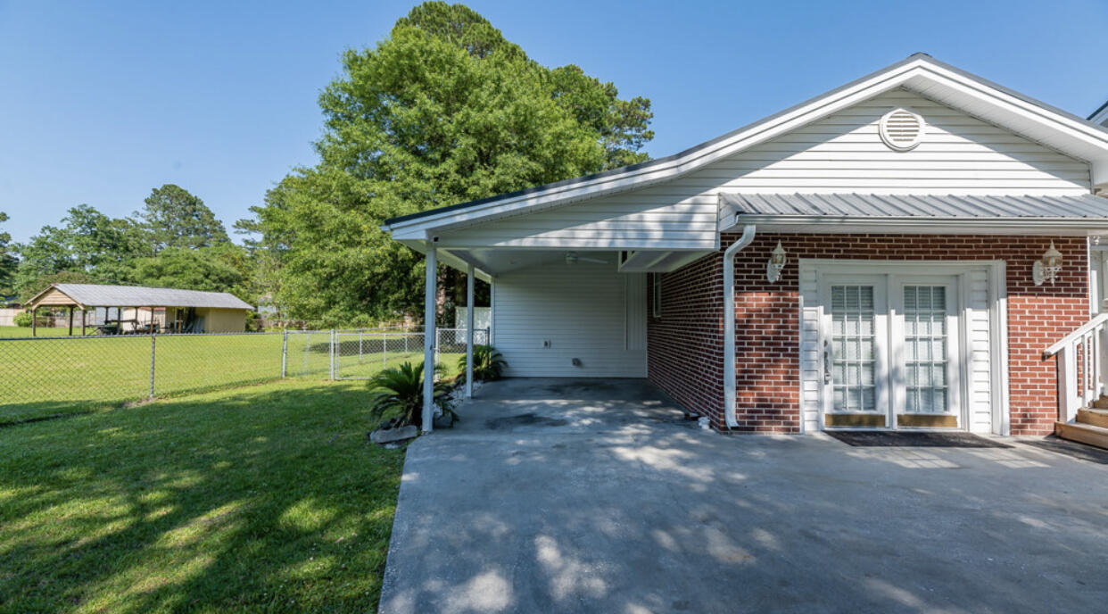 1824 Jasper Street Georgetown, SC 29440 - Photo 22 of 23 Carport