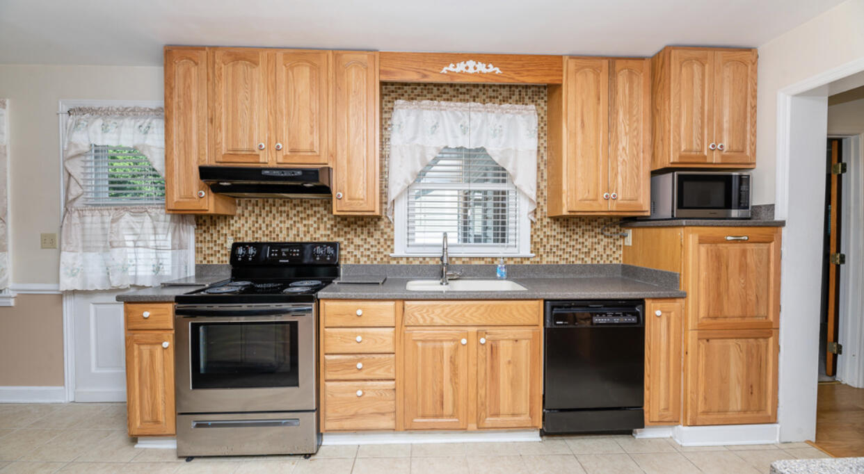 1824 Jasper Street Georgetown, SC 29440 - Photo 7 of 23 Kitchen