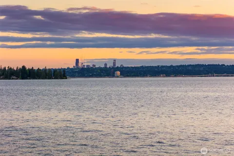 $1,474,998 | 6225 Lake Washington Boulevard Northeast, Unit 209, Kirkland, WA 98033
