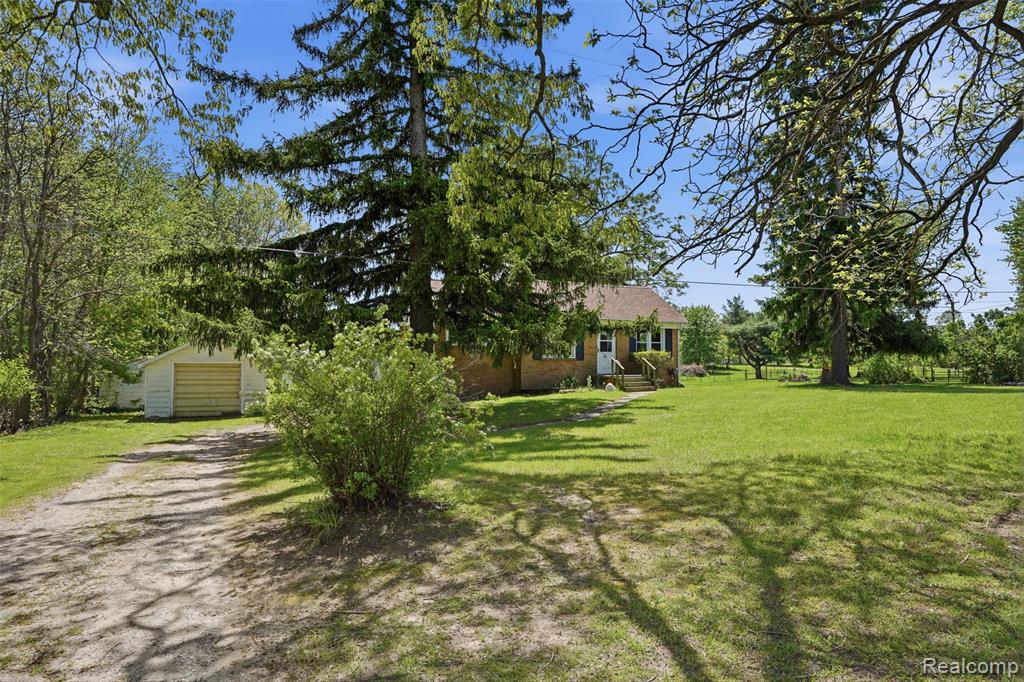 3405 West Coon Lake Road Howell, MI 48843 - Photo 21 of 36