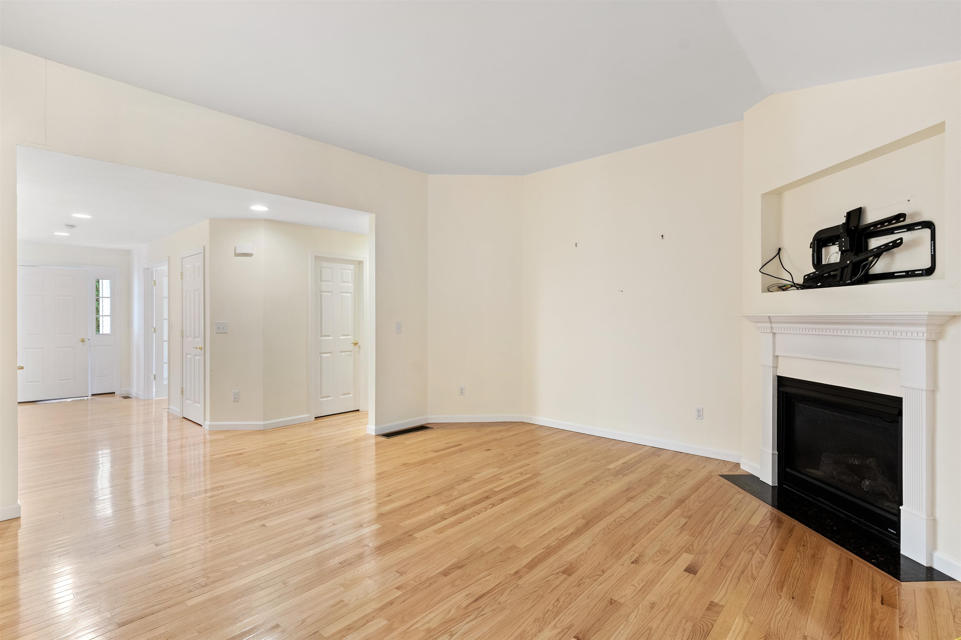 39 Fells Drive Amherst, NH 03031 - Photo 12 of 40 Gallery Image 12