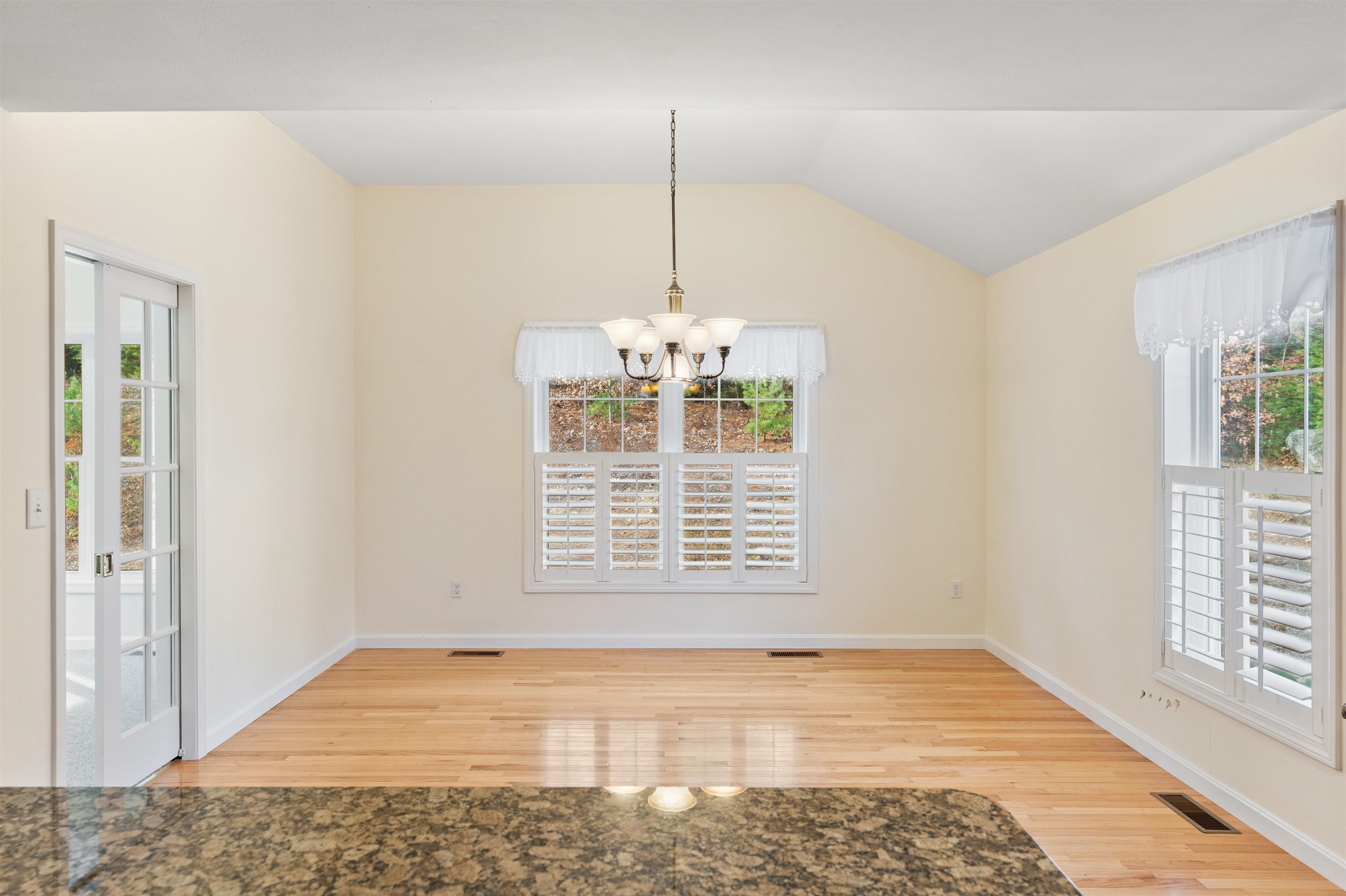 39 Fells Drive Amherst, NH 03031 - Photo 9 of 40 Gallery Image 9