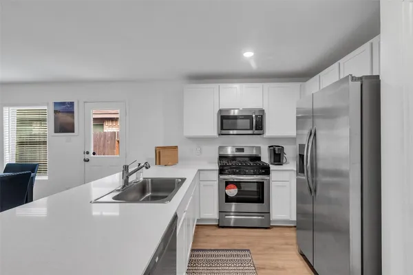 $2,000 | 4154 Saltillo Lakes Drive, Baytown, TX 77521