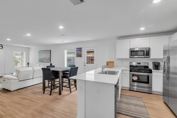 $2,000 | 4154 Saltillo Lakes Drive, Baytown, TX 77521