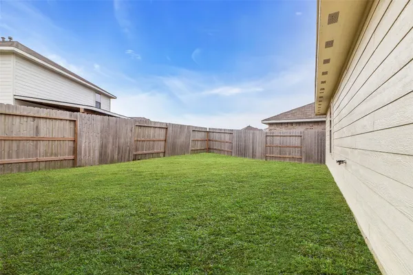 $2,000 | 4154 Saltillo Lakes Drive, Baytown, TX 77521