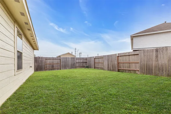 $2,000 | 4154 Saltillo Lakes Drive, Baytown, TX 77521