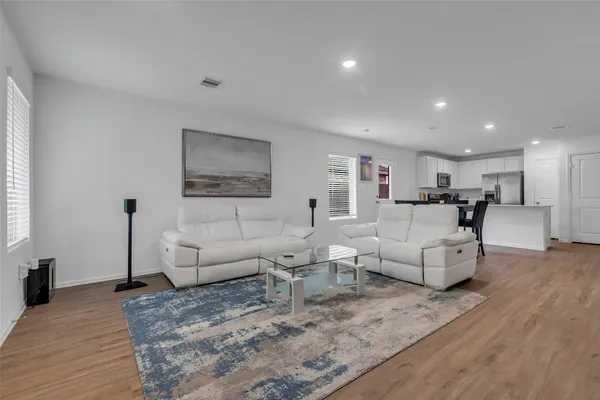 $2,000 | 4154 Saltillo Lakes Drive, Baytown, TX 77521