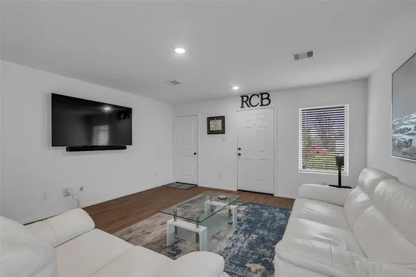 $2,000 | 4154 Saltillo Lakes Drive, Baytown, TX 77521